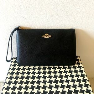 Coach wristlet (never worn)